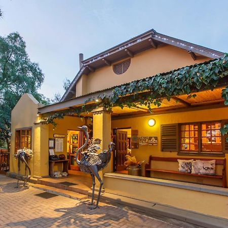 Riverside Guest Lodge Oudtshoorn Exterior foto